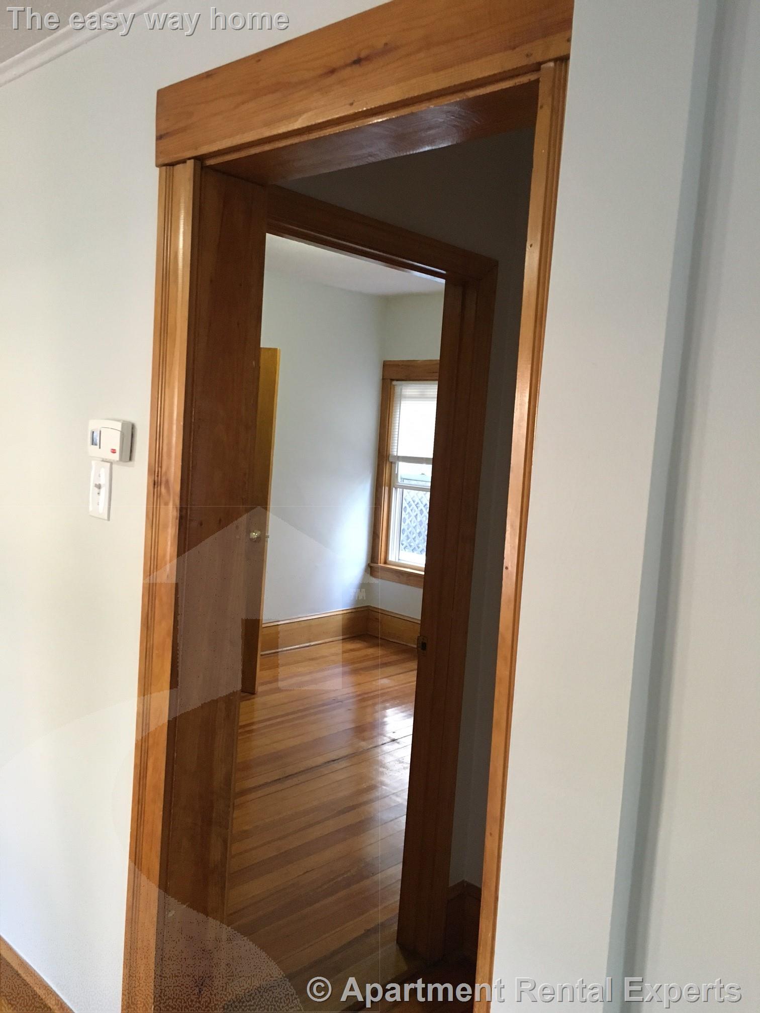 17-19 Burget Ave, Tufts