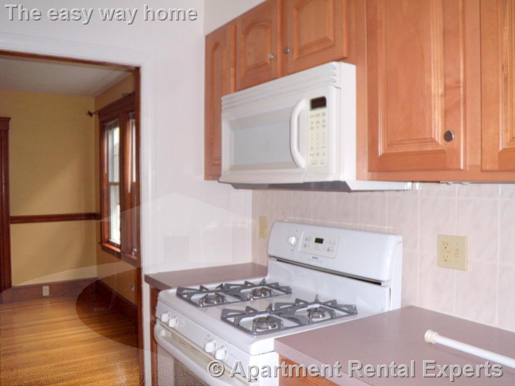 173 Boston Ave, Tufts