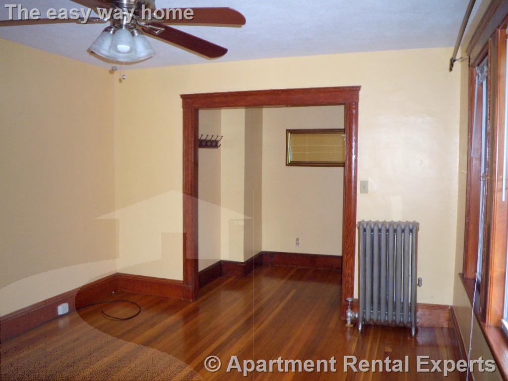 173 Boston Ave, Tufts