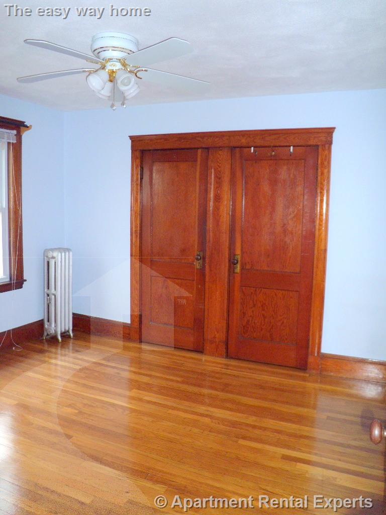 173 Boston Ave, Tufts