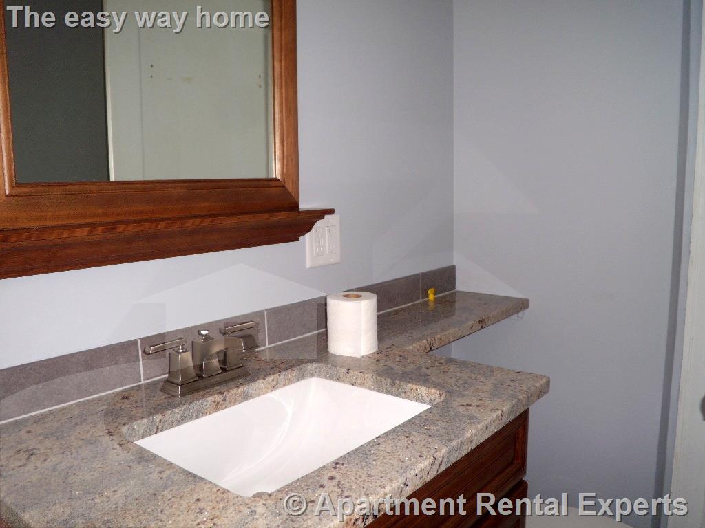 173 Boston Ave, Tufts