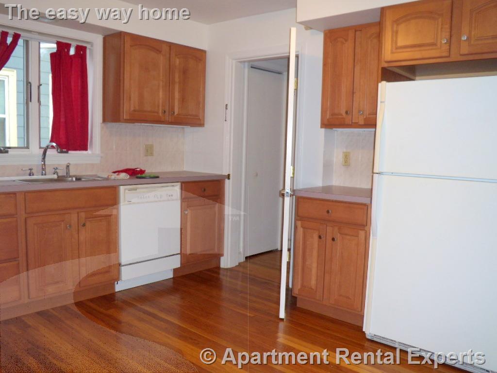 173 Boston Ave, Tufts