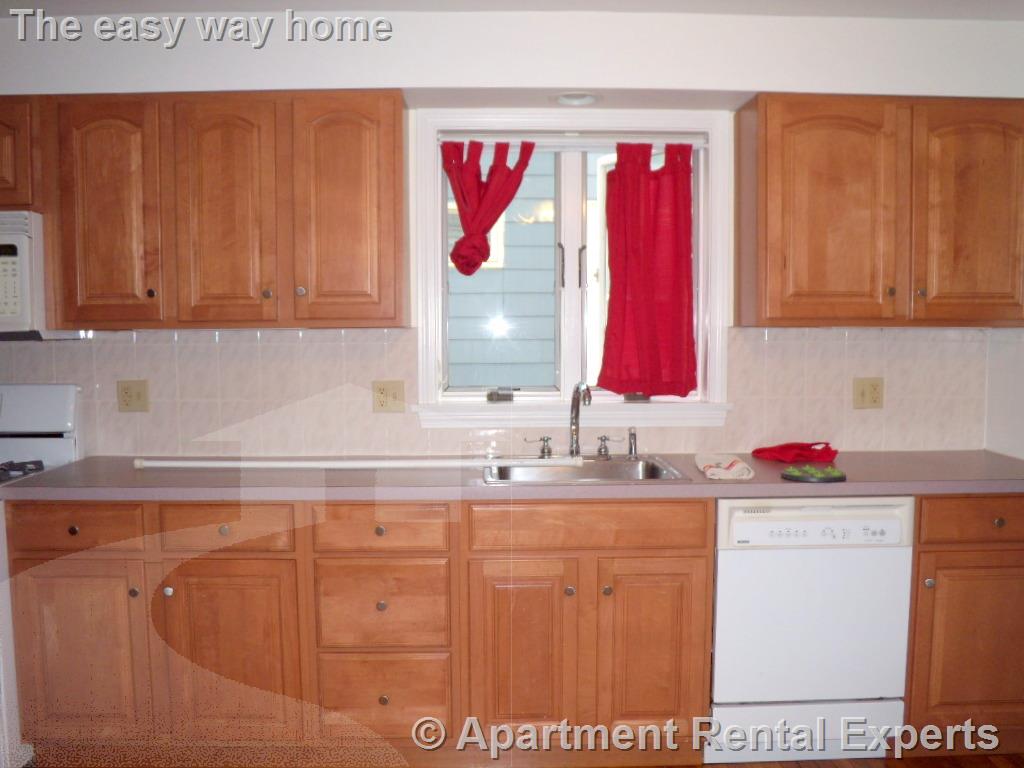 173 Boston Ave, Tufts