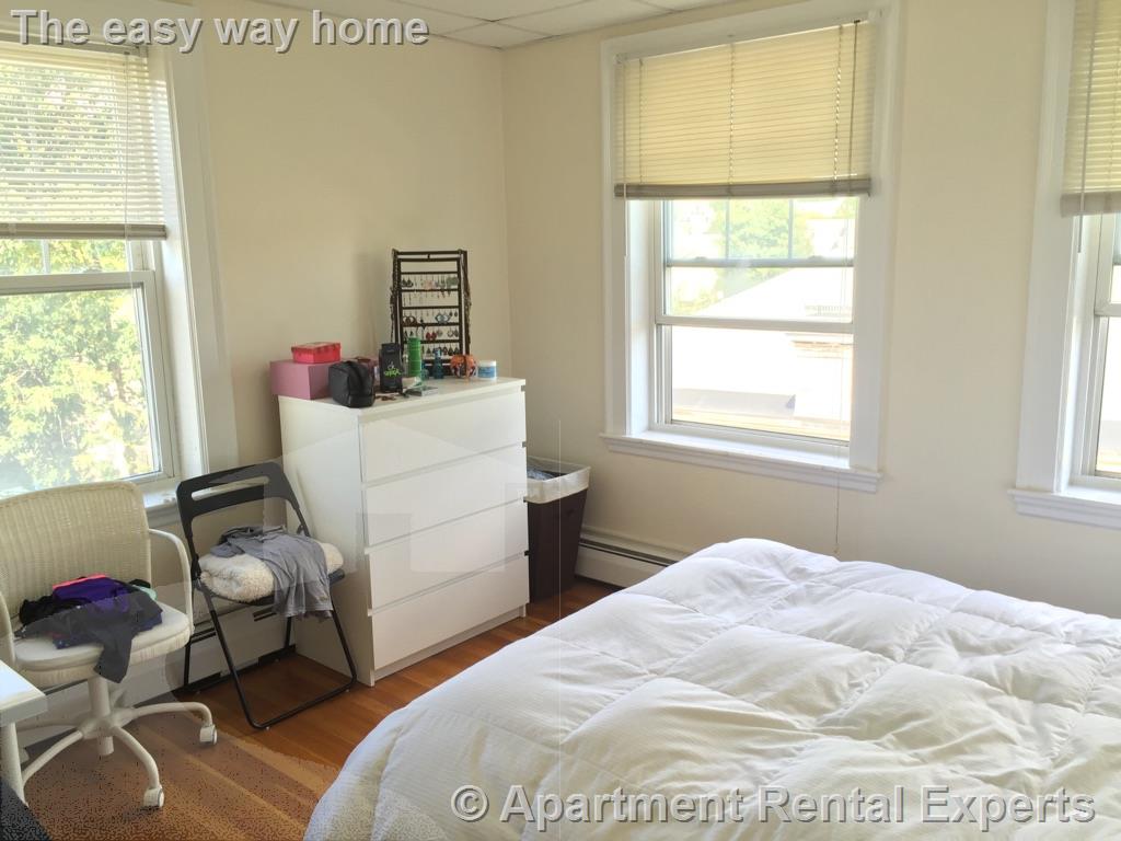 36 College Ave, Davis Square