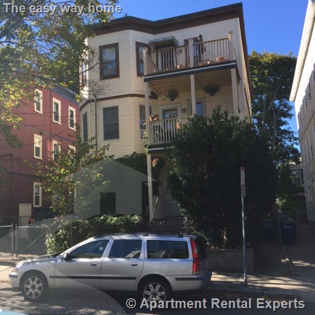 38 Belknap St, Teele Square