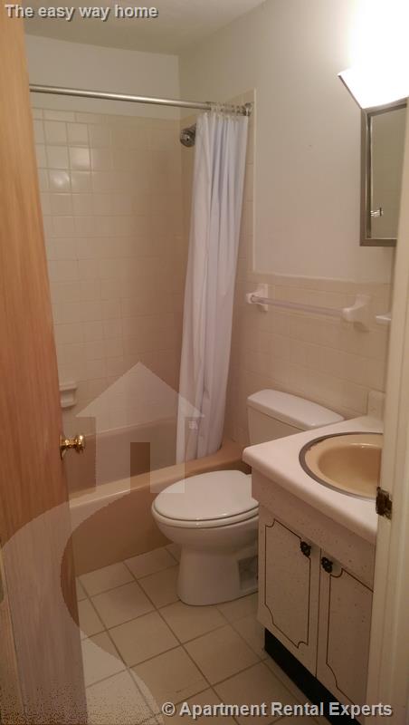 7 Meridian St, Malden Center