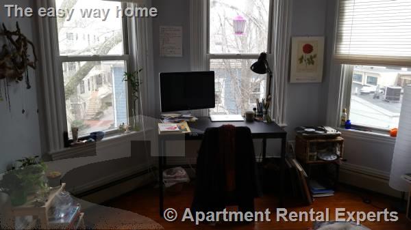 18 Valentine St, Central Square