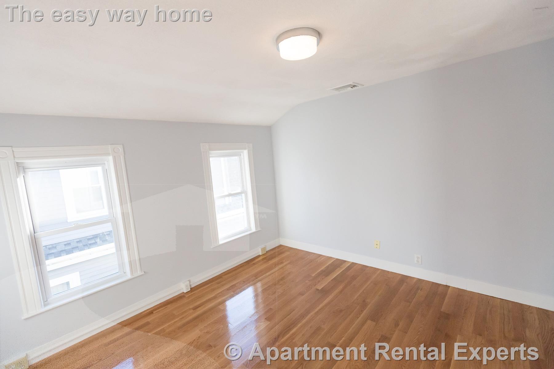 33 Bromfield Rd, Tufts