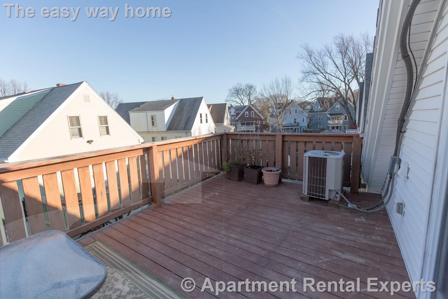 33 Bromfield Rd, Tufts