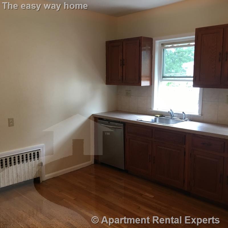 270 Harvard St, Tufts