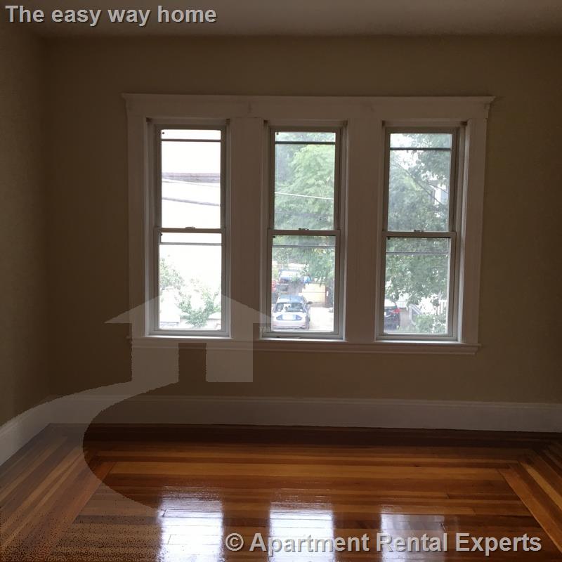 270 Harvard St, Tufts