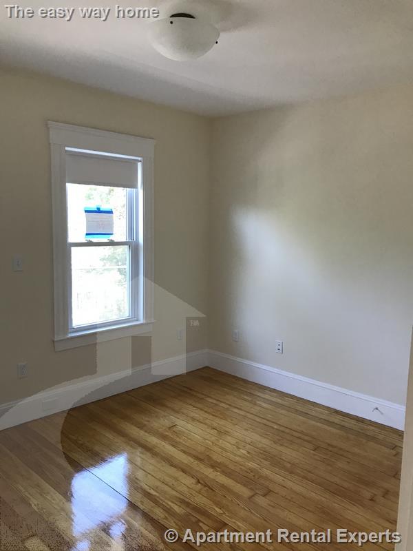 94 Bristol Rd, Ball Square