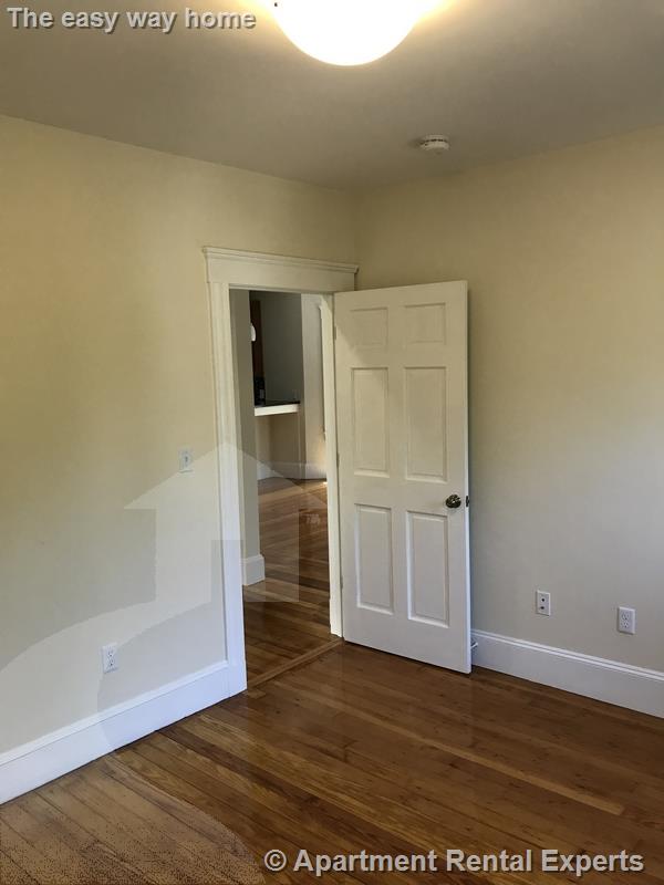 94 Bristol Rd, Ball Square