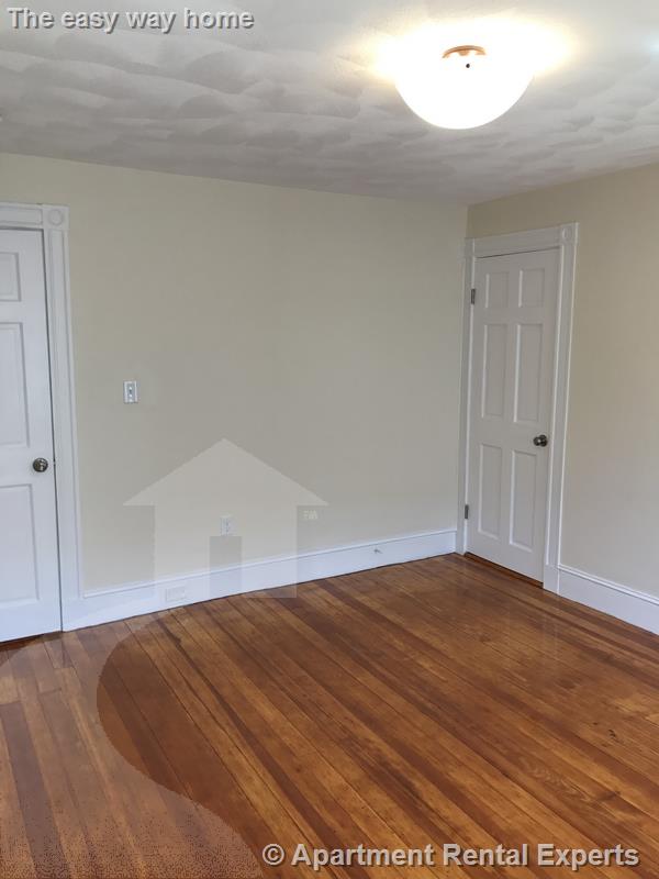 94 Bristol Rd, Ball Square