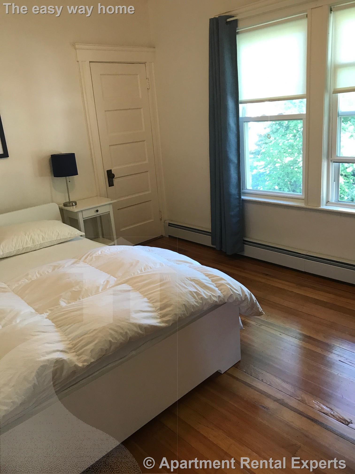 24 Elm Pl, Porter Square