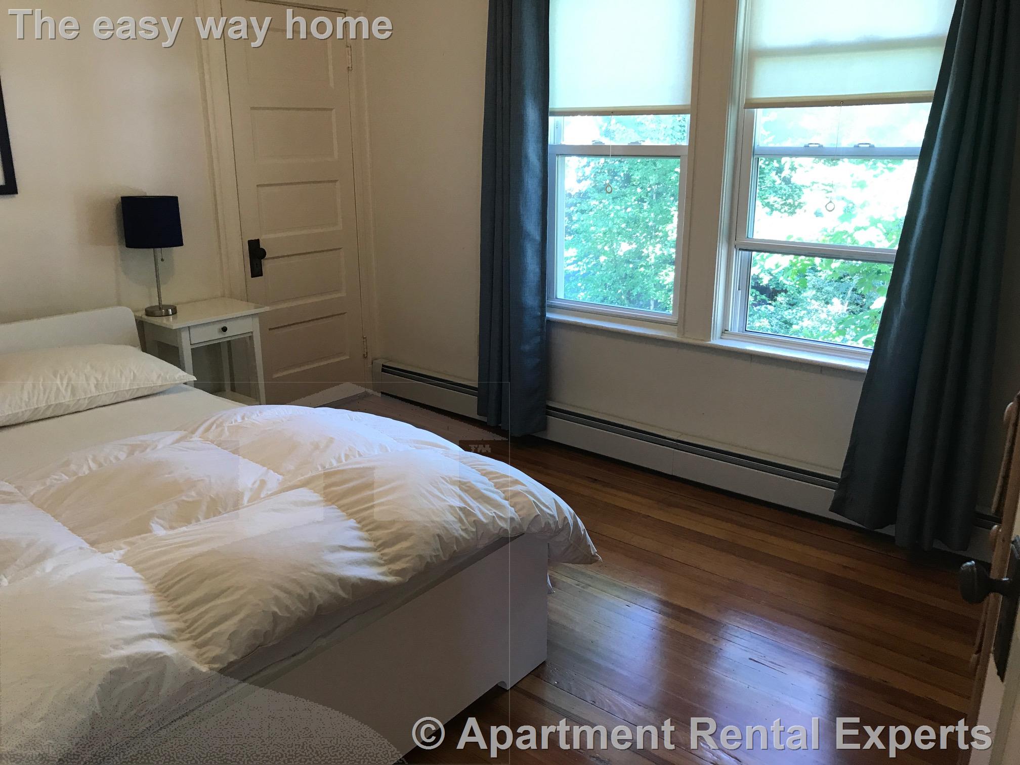 24 Elm Pl, Porter Square