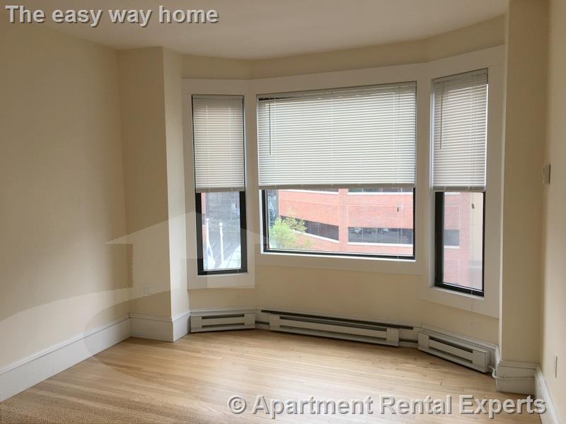 991 Massachusetts Ave, Harvard Square