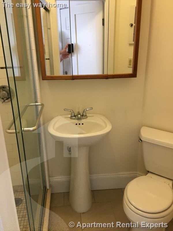 991 Massachusetts Ave, Harvard Square