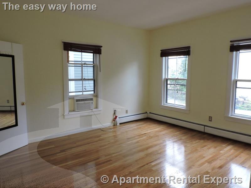 61 Pine St, Central Square