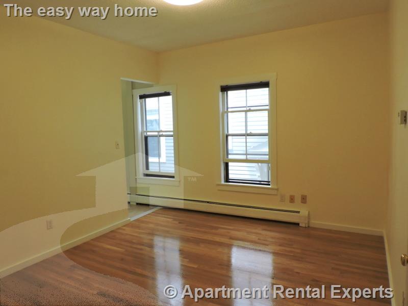 61 Pine St, Central Square