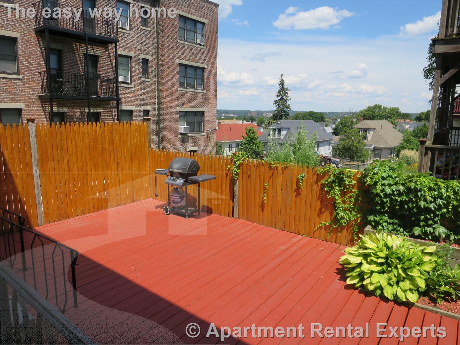 461 Broadway, Magoun Square