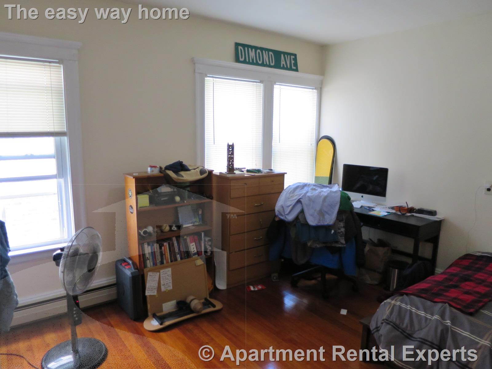 461 Broadway, Magoun Square