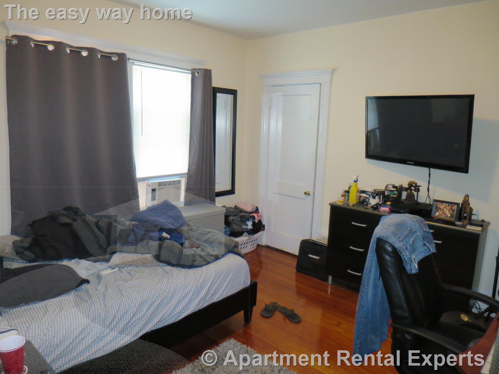 461 Broadway, Magoun Square