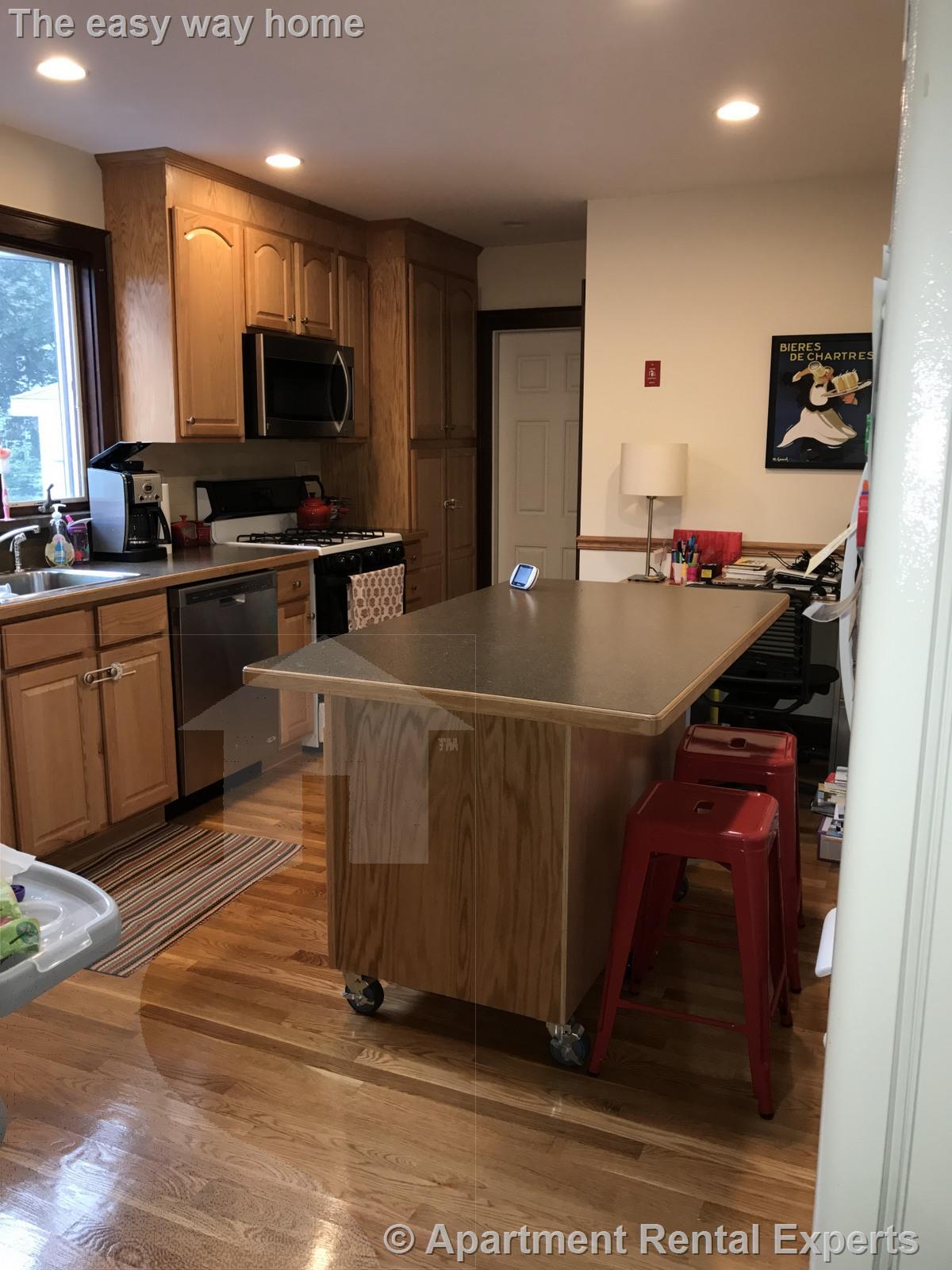 28-30 Adams St, East Arlington