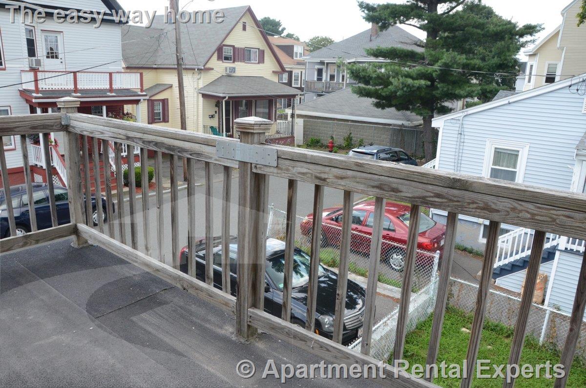 23 Ashland St, Malden Center