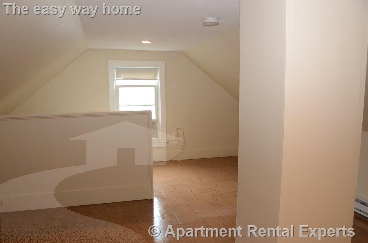 23 Ashland St, Malden Center