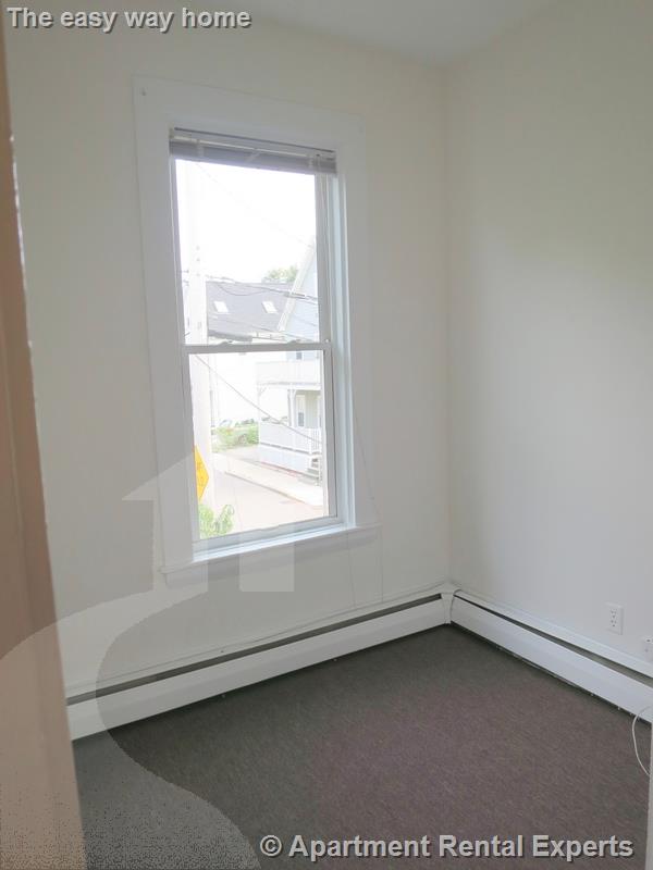 41 Hinckley St, Magoun Square