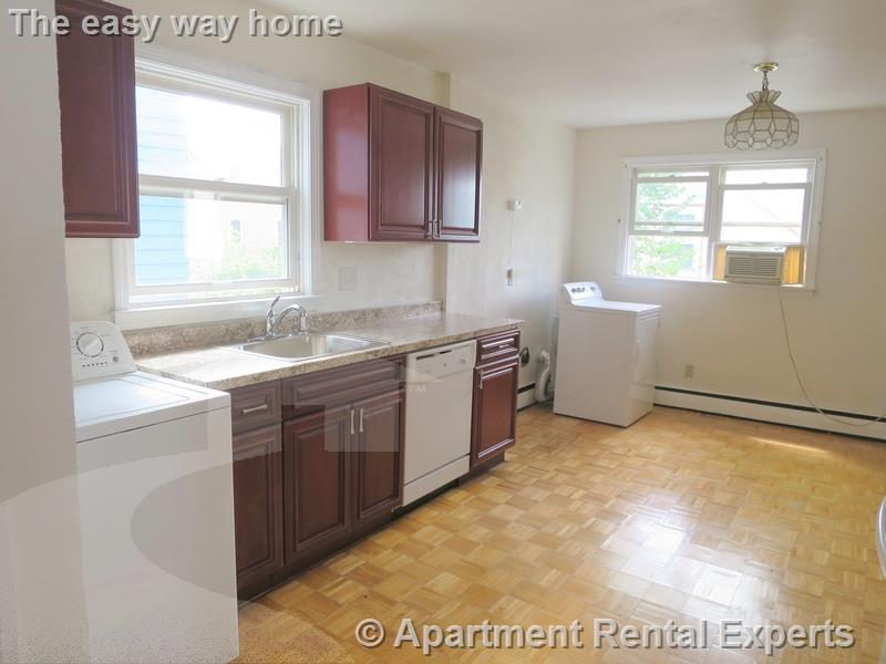 41 Hinckley St, Magoun Square