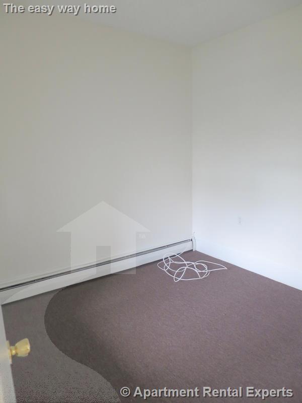 41 Hinckley St, Magoun Square