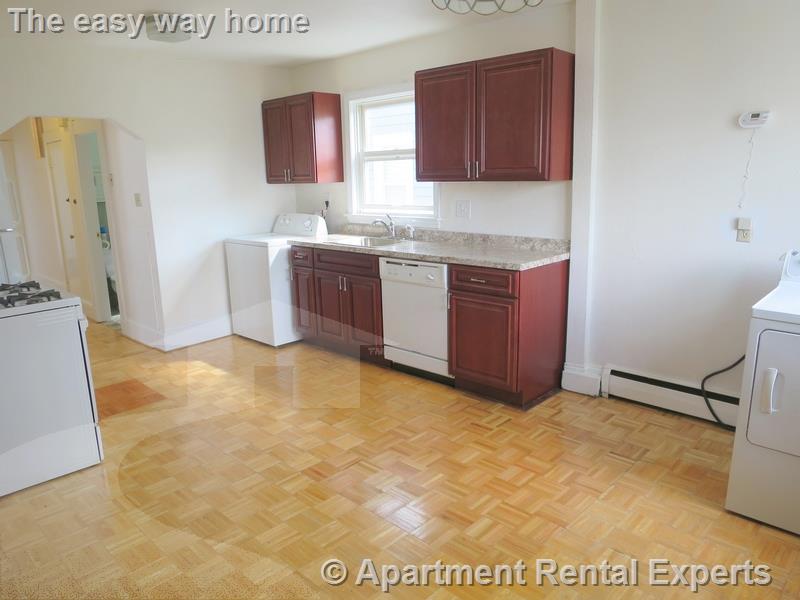 41 Hinckley St, Magoun Square