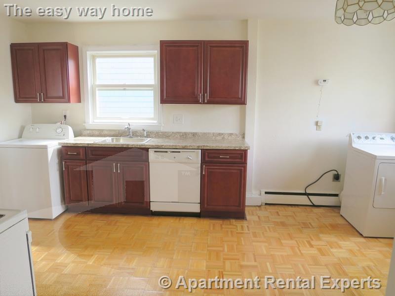 41 Hinckley St, Magoun Square