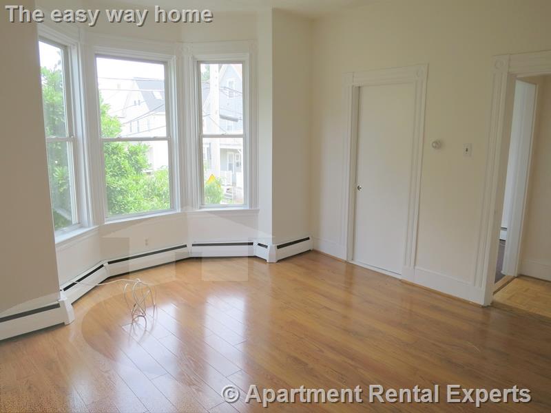 41 Hinckley St, Magoun Square