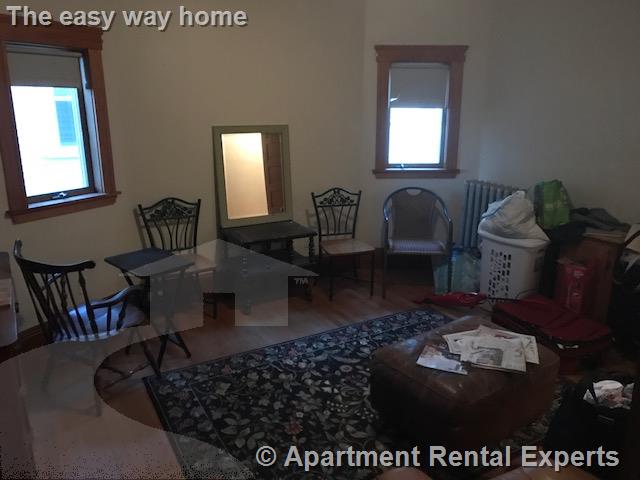 258 Boston Ave, Tufts