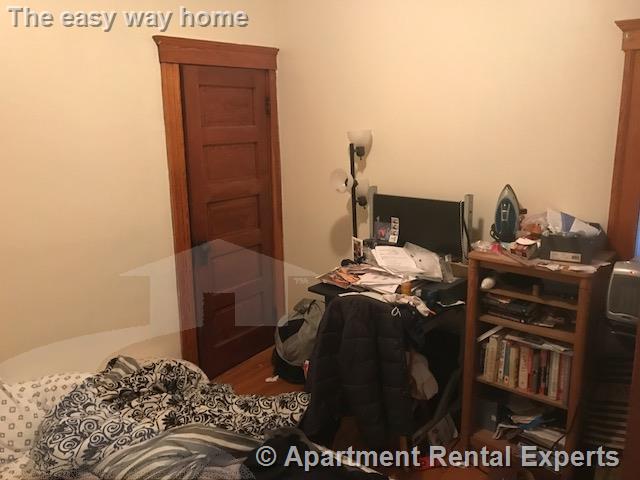 258 Boston Ave, Tufts