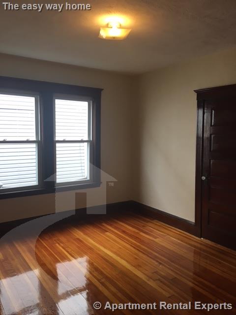 65 Greenleaf Ave, Tufts