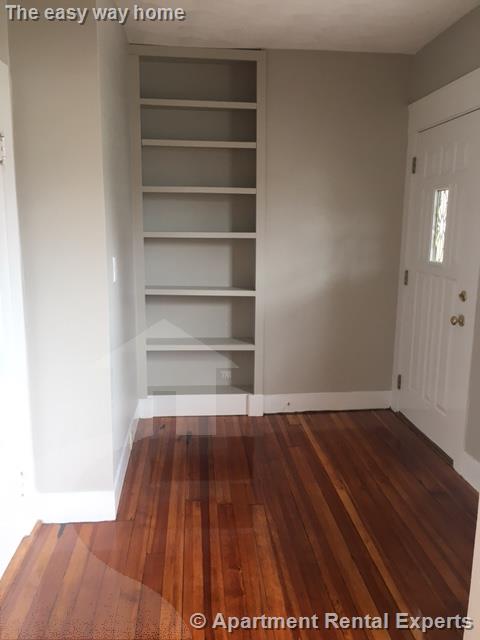 65 Greenleaf Ave, Tufts