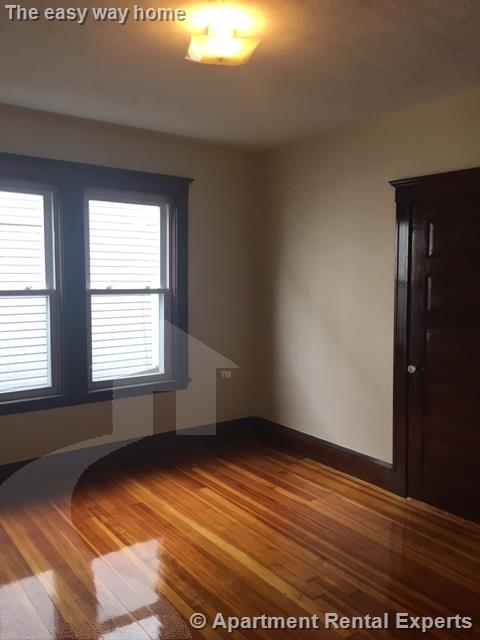 65 Greenleaf Ave, Tufts