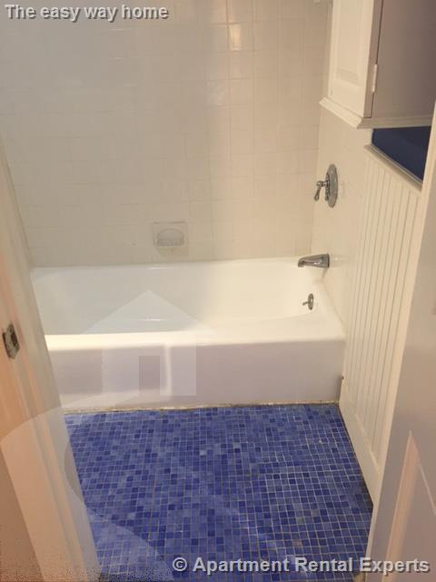 185 Holworthy St, Huron Village