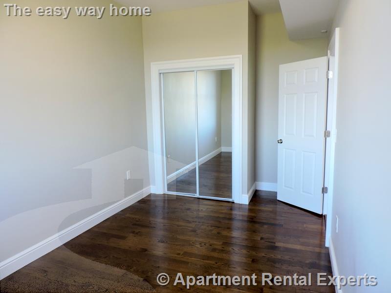 47 Bay State Rd, Back Bay