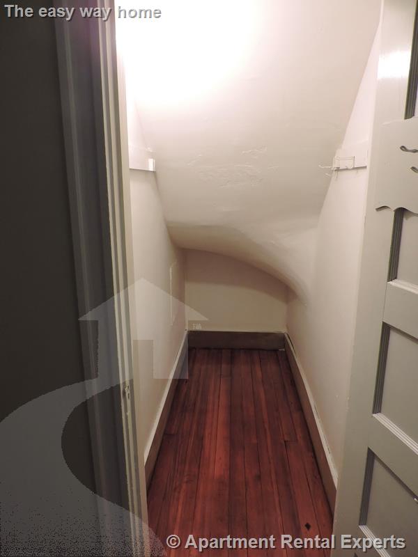 114 Highland Rd, Davis Square