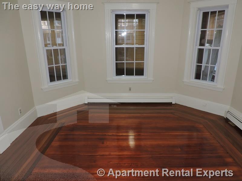 114 Highland Rd, Davis Square