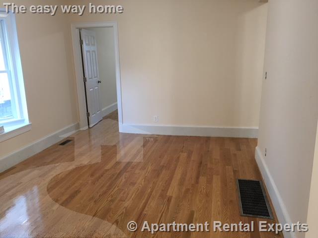 24 Willard Ave, Tufts