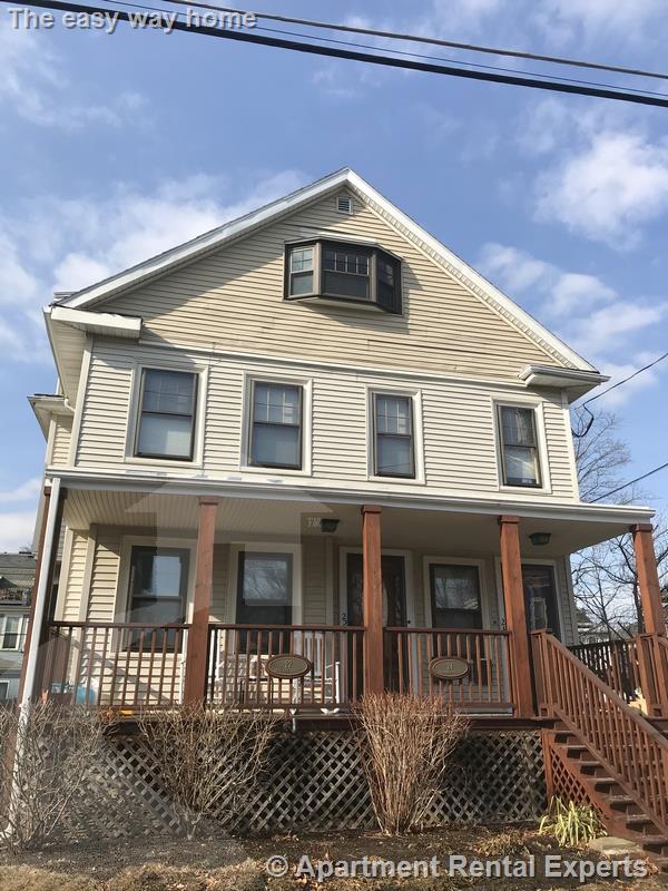 24 Ashland St, Medford Square