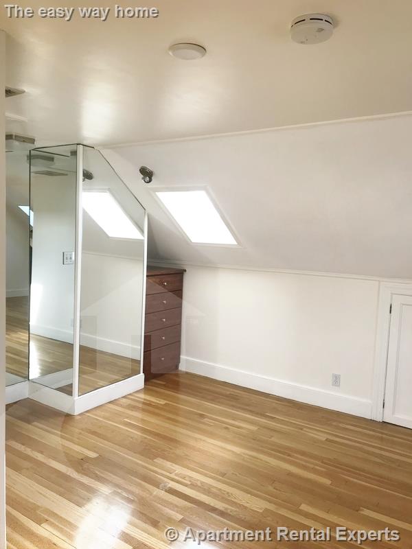 24 Ashland St, Medford Square