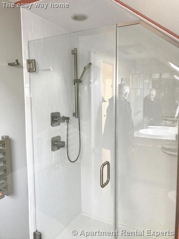 24 Ashland St, Medford Square