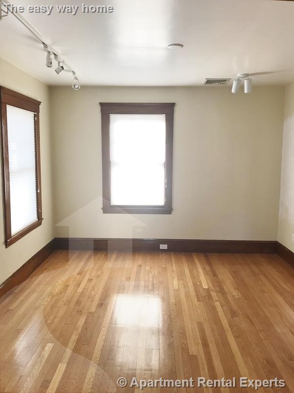 24 Ashland St, Medford Square